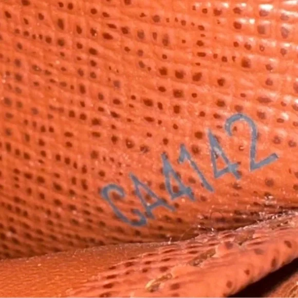 💯Authentic Louis Vuitton Monogram Vachetta Leather Boetie Sarah Wallet Dust Bag - Picture 7 of 13